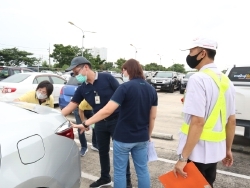 การตรวจสอบความปลอดภัยบริวเณโดยรอบตัวรถ