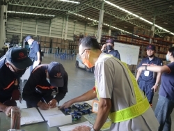 ลงทะเบียนรับเอกสารประกอบการฝึกอบรม		