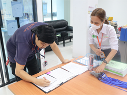 ลงทะเบียนรับเอกสารประกอบการฝึกอบรม
