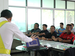 เทคนิคการบังคับควบคุมพวงมาลัย และการรับมือกับสถานการณ์ฉุกเฉิน