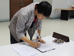ลงทะเบียนรับเอกสารประกอบการฝึกอบรม
