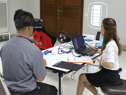 การตรวจสอบ และประเมินความเสี่ยงในการขับรถในภาวะแสงสลัว และเวลากลางคืนด้วยเครื่อง VR Vision Screening