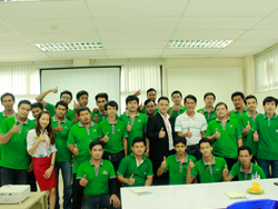 พนักงานขับรถมืออาชีพ บมจ. ทรัพย์ศรีไทย