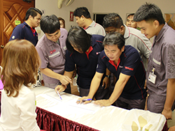 ลงทะเบียนรับเอกสารประกอบการฝึกอบรม