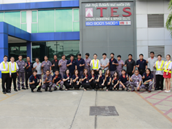 ถ่ายภาพร่วมกันเป็นที่ระลึก