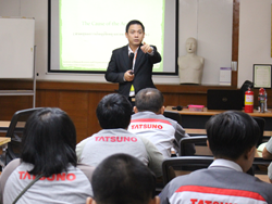 เทคนิคการขับรถอย่างปลอดภัย และการรับมือกับสถานการณ์ฉุกเฉิน Safety Driving and Emergency Response โดยอาจารย์อภิรัติ  คำสายพรม