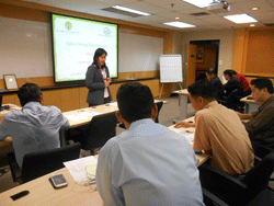 กล่าวต้อนรับ และเปิดกิจกรรมฝึกอบรมโดยทีมงานจาก Thai Central Chemical