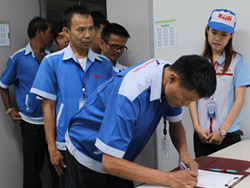 ลงทะเบียนรับเอกสารประกอบการฝึกอบรม