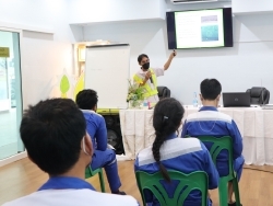 การตรวจสอบระบบอากาศ และน้ำหล่อเย็น โดยอาจารย์ทรงชัย  วิชาชาญ				