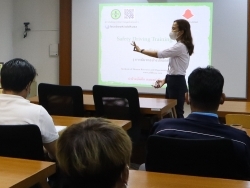 กล่าวต้อนรับพร้อมแนะนำวิทยากร และกิจกรรมฝึกอบรม