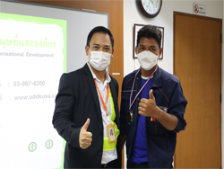 ให้รางวัลกับผู้ที่สามารถตอบคำถามได้สูงสุดประจำวัน