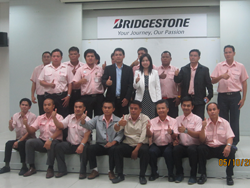 เก็บภาพบรรดา พนักงานขับรถมืออาชีพเป็นที่ระลึก