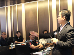 บทบาทหน้าที่ของพนักงานขับรถมืออาชีพ และเทคนิคการขับรถเชิงป้องกันอุบัติเหตุ