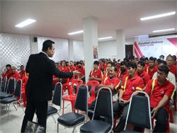 เทคนิคการขับรถเชิงป้องกันอุบัติเหตุ โดยอาจารย์อภิรัติ  คำสายพรม