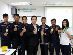 ให้รางวัลกับกลุ่มผู้ชนะ