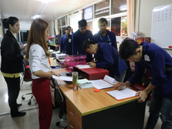 ลงทะเบียนรับเอกสารประกอบการฝึกอบรม