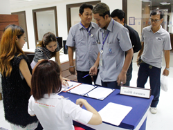 ลงทะเบียนรับเอกสารประกอบการฝึกอบรม
