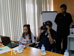 ตรวจประเมินการมองเห็นในภาวะแสงสลัวด้วยเครื่อง VR Vision Screening