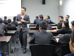 กลยุทธการให้บริการอย่างมืออาชีพ Service Mind to Service Excellence โดยอาจารย์อภิรัติ  คำสายพรม