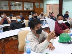 บทบาทหน้าที่ของพนักงานขับรถมืออาชีพ