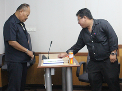 ลงทะเบียนรับเอกสารประกอบการฝึกอบรม
