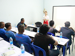 กล่าวต้อนรับพร้อมแนะนำวิทยากร และกิจกรรมฝึกอบรม