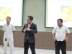 บทบาทหน้าที่ของหนักงานรับส่งพัสดุมืออาชีพและการรักษาเวลาของผู้รับบริการ