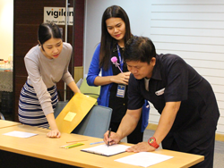 ลงทะเบียนรับเอกสารประกอบการฝึกอบรม