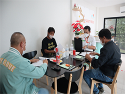 สรุปผลการฝึกอบรม พร้อมให้คำแนะนำเพิ่มเติมรายบุคคล