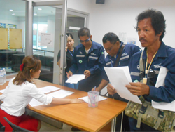 ลงทะเบียนรับเอกสารประกอบกิจกรรมฝึกอบรม